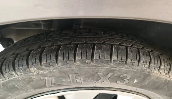 2013 Maruti Swift Dzire VXI, Petrol, Manual, 84,959 km, tyre