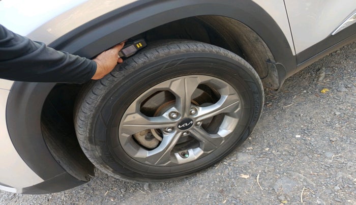 2023 KIA SELTOS HTK PLUS 1.5 IMT, Petrol, Manual, 1,08,298 km, tyre