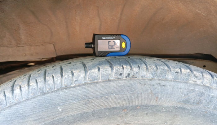 2019 Toyota Innova Crysta 2.7 GX AT 7 STR, Petrol, Automatic, 29,452 km, tyre