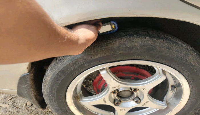 2004 Maruti Baleno VXI, Petrol, Manual, 1,12,827 km, tyre