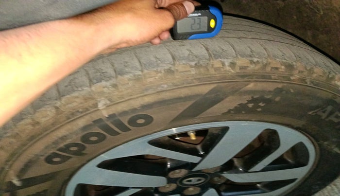 2021 Tata Harrier XZ PLUS 2.0L DUAL TONE, Diesel, Manual, 1,00,507 km, tyre