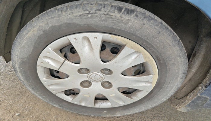 2016 Honda Amaze 1.2L I-VTEC SX, Petrol, Manual, 1,00,989 km, tyre