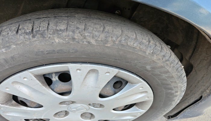 2016 Honda Amaze 1.2L I-VTEC SX, Petrol, Manual, 1,00,989 km, tyre