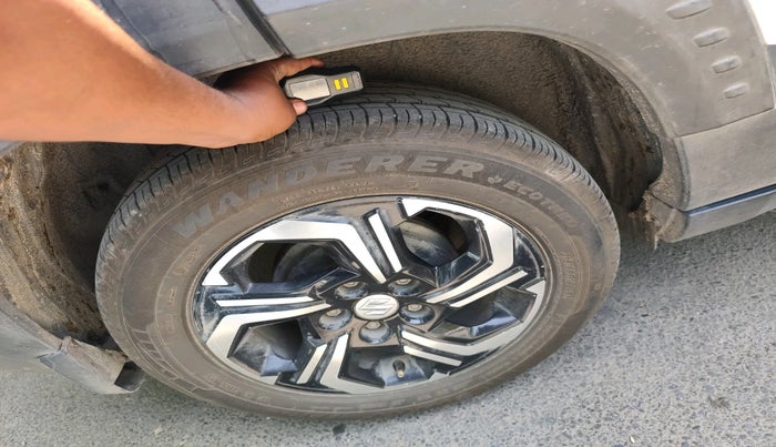 2022 Maruti BREZZA VXI SMART HYBRID, Petrol, Manual, 1,33,183 km, tyre