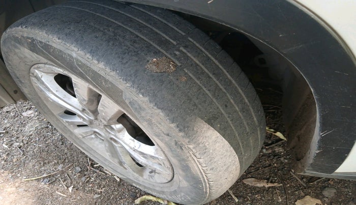 2017 Maruti Vitara Brezza ZDI PLUS, Diesel, Manual, 1,21,047 km, tyre