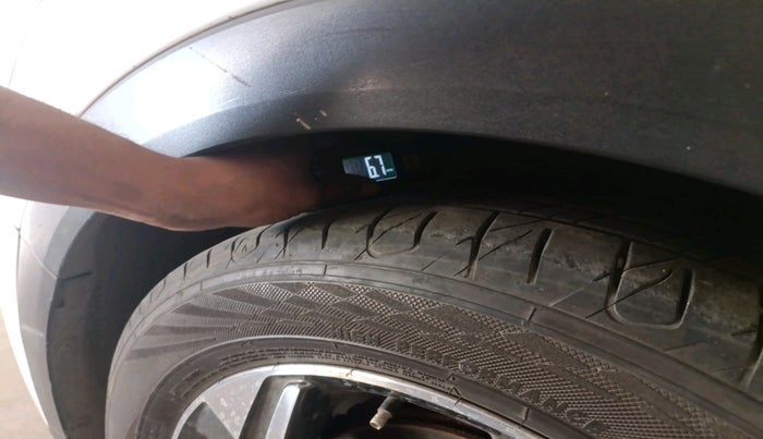 2018 Hyundai Creta SX (O) 1.6 DIESEL, Diesel, Manual, 1,37,685 km, tyre