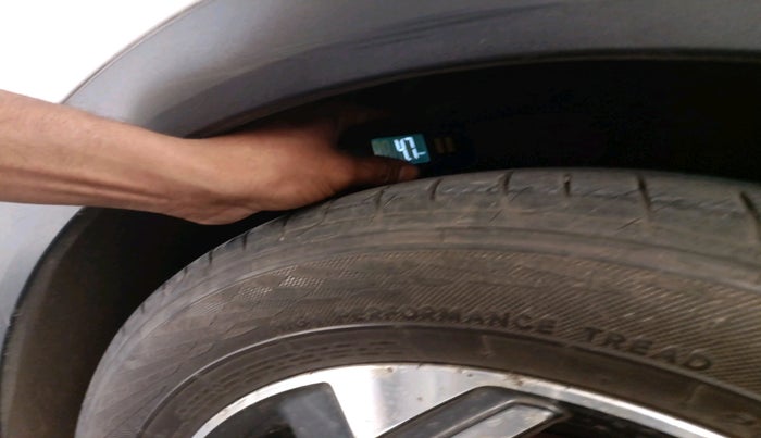 2018 Hyundai Creta SX (O) 1.6 DIESEL, Diesel, Manual, 1,37,685 km, tyre