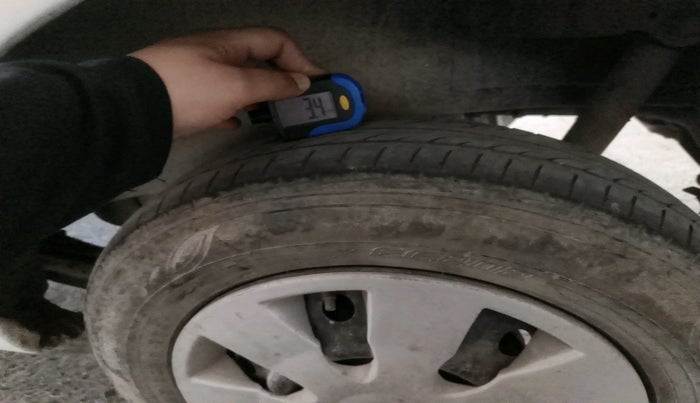 2011 Maruti Wagon R 1.0 LXI, Petrol, Manual, 1,53,374 km, tyre