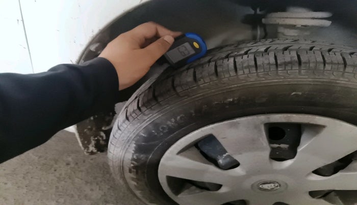 2011 Maruti Wagon R 1.0 LXI, Petrol, Manual, 1,53,374 km, tyre