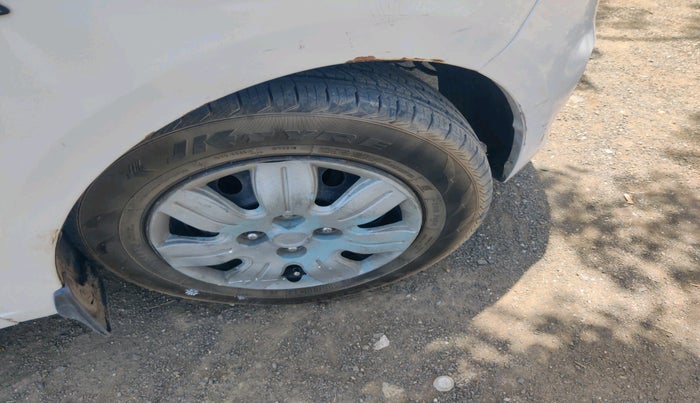 2015 Hyundai i10 ERA 1.1, CNG, Manual, 94,696 km, tyre