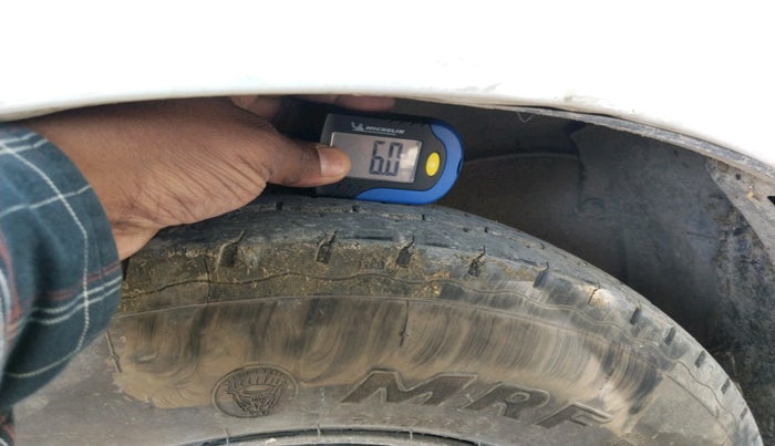 2021 Maruti Alto LXI, CNG, Manual, 96,139 km, tyre