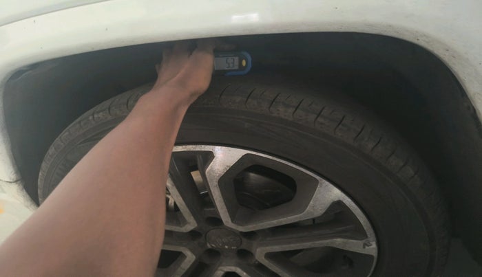 2021 Jeep Compass MODEL S (O) 1.4 PETROL DCT, Petrol, Automatic, 62,070 km, tyre