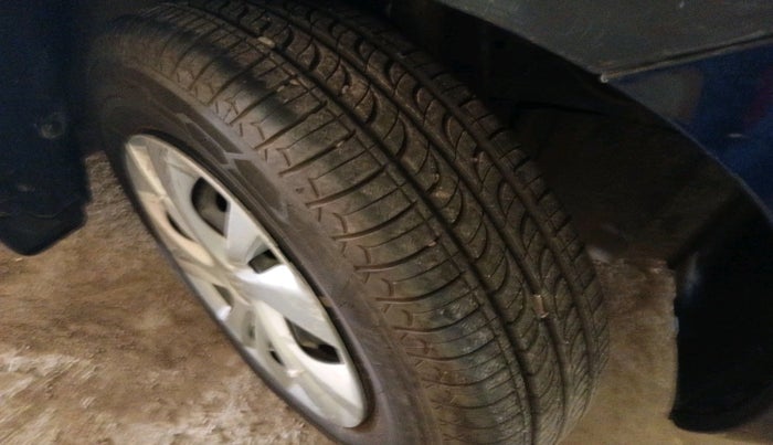 2018 Maruti Swift VXI, Petrol, Manual, 46,515 km, tyre