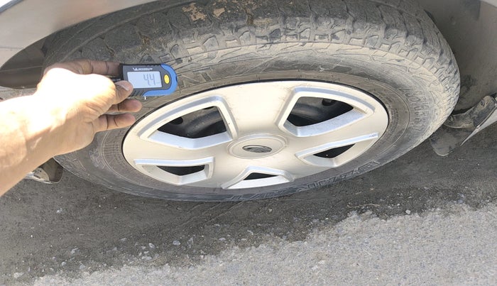 2018 Mahindra XUV500 W7, Diesel, Manual, 1,59,256 km, tyre