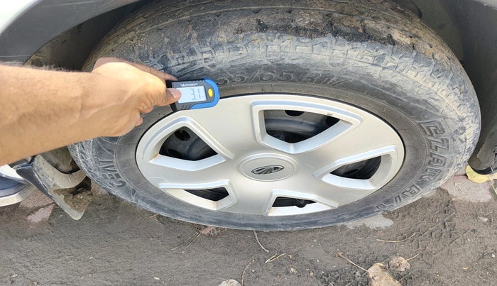 2018 Mahindra XUV500 W7, Diesel, Manual, 1,59,256 km, tyre