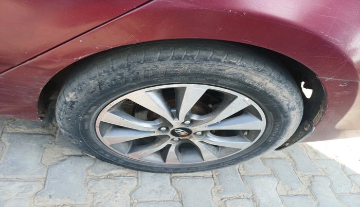 2014 Hyundai Verna FLUIDIC 1.6 CRDI SX, Diesel, Manual, 1,76,986 km, tyre