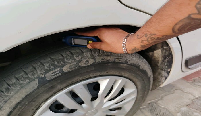 2019 Maruti Dzire VXI, Petrol, Manual, 35,097 km, tyre