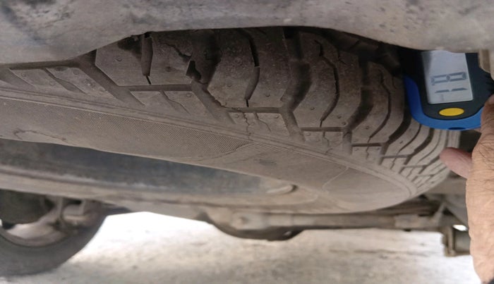 2017 Ford Endeavour TITANIUM 3.2 4X4 AT, Diesel, Automatic, 1,65,346 km, tyre