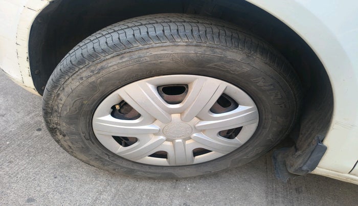 2011 Skoda Fabia AMBIENTE 1.4 PD TDI, Diesel, Manual, 1,50,568 km, tyre