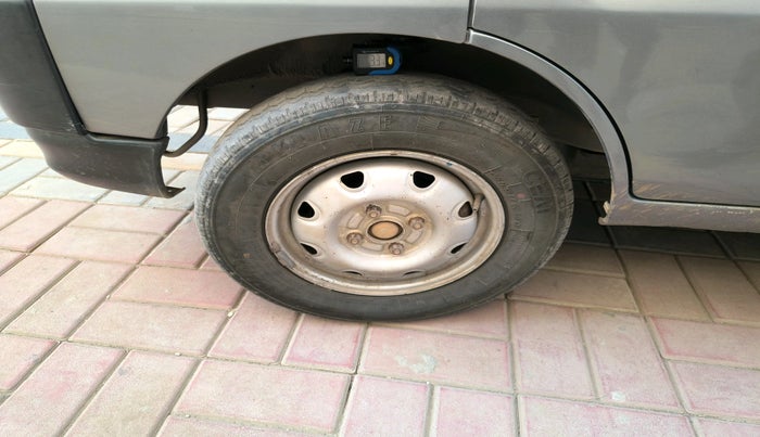 2021 Maruti Eeco 5 STR AC CNG, CNG, Manual, 96,511 km, tyre