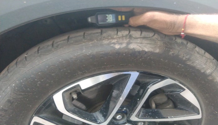 2022 KIA CARENS LUXURY PLUS 1.5 DIESEL 7 STR, Diesel, Manual, 90,983 km, tyre