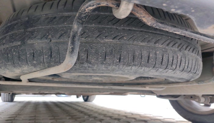 2016 Maruti Ertiga ZDI + SHVS, Diesel, Manual, 1,19,069 km, tyre