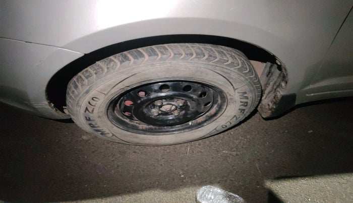 2008 Maruti Swift VXI 1.3, Petrol, Manual, 88,920 km, tyre