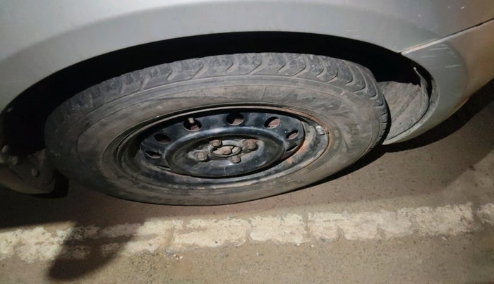 2008 Maruti Swift VXI 1.3, Petrol, Manual, 88,920 km, tyre