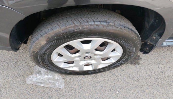 2019 Renault Duster RXS 1.5 PETROL MT, Petrol, Manual, 52,485 km, tyre