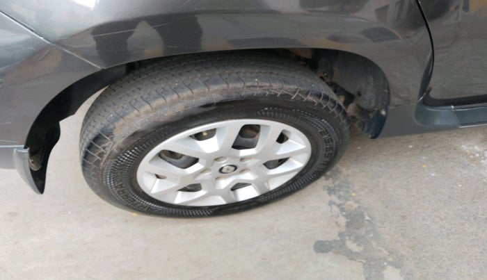 2019 Renault Duster RXS 1.5 PETROL MT, Petrol, Manual, 52,485 km, tyre