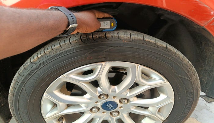 2015 Ford Ecosport TITANIUM 1.5L DIESEL (OPT), Diesel, Manual, 2,47,738 km, tyre