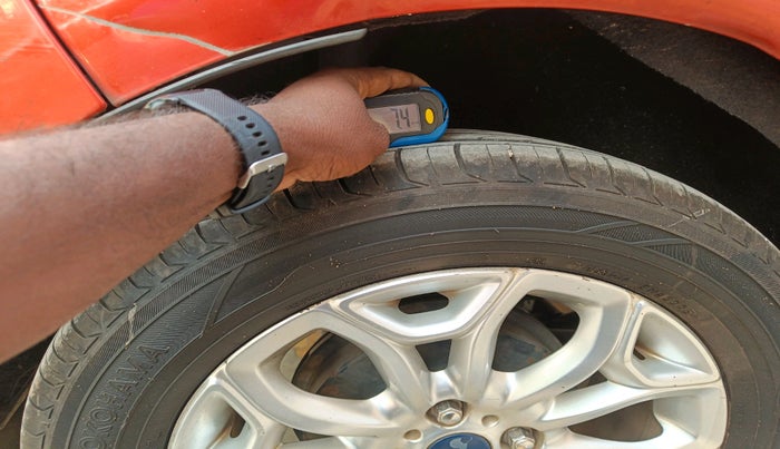 2015 Ford Ecosport TITANIUM 1.5L DIESEL (OPT), Diesel, Manual, 2,47,738 km, tyre