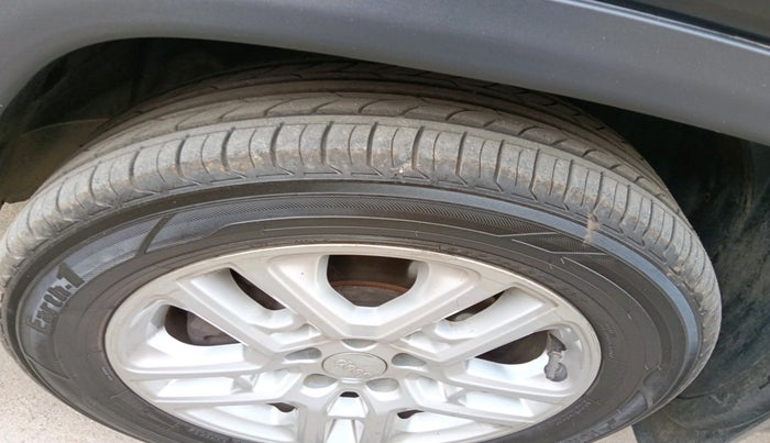 2017 Jeep Compass LIMITED 2.0 DIESEL, Diesel, Manual, 1,22,896 km, tyre