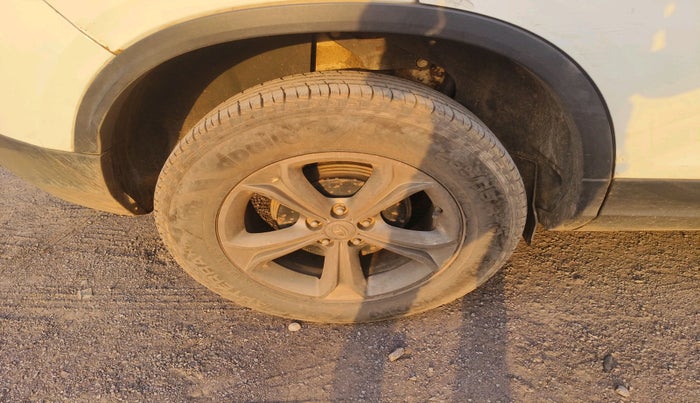 2020 Tata Harrier XT 2.0L KRYOTEC, Diesel, Manual, 74,633 km, tyre