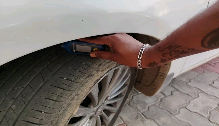 2016 Maruti Ciaz ZDI SHVS, Diesel, Manual, 66,465 km, tyre