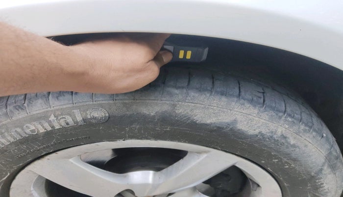 2013 Audi A4 1.8 TFSI, Petrol, Automatic, 1,18,098 km, tyre