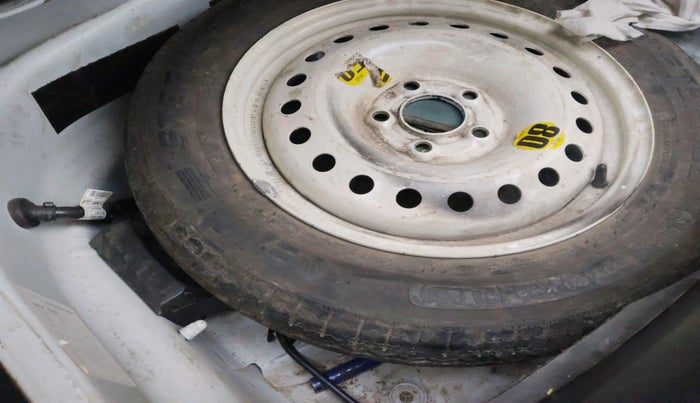 2013 Audi A4 1.8 TFSI, Petrol, Automatic, 1,18,098 km, tyre