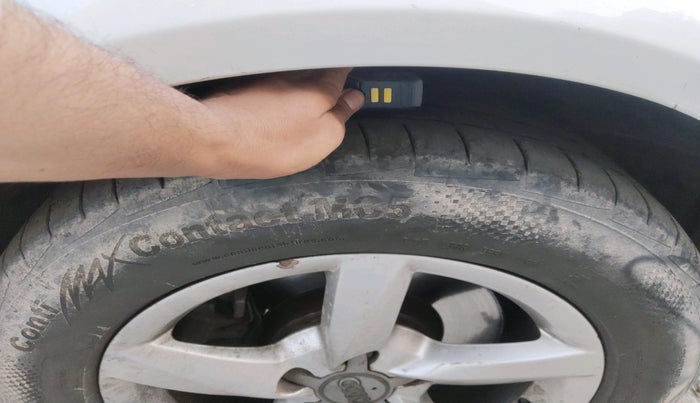 2013 Audi A4 1.8 TFSI, Petrol, Automatic, 1,18,098 km, tyre