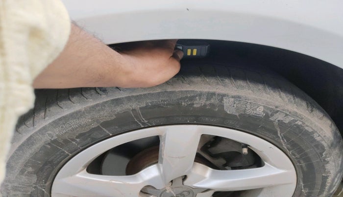 2013 Audi A4 1.8 TFSI, Petrol, Automatic, 1,18,098 km, tyre