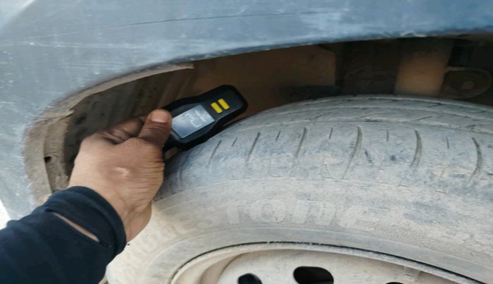 2018 Mahindra KUV 100 NXT K4+ P 6 STR, Petrol, Manual, 40,839 km, tyre