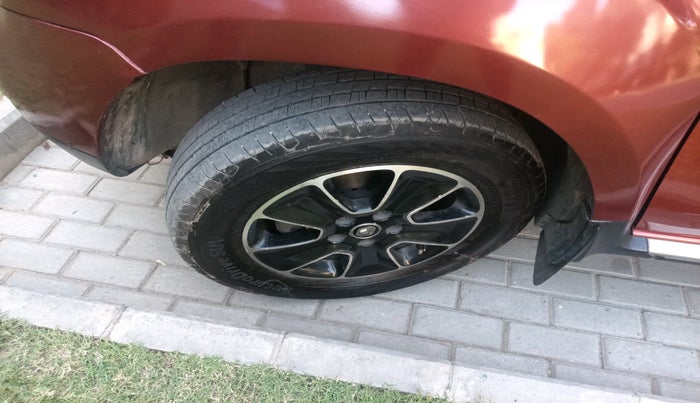 2016 Renault Duster 110 PS RXZ 4X4 MT DIESEL, Diesel, Manual, 1,72,177 km, tyre