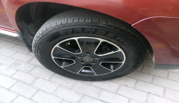 2016 Renault Duster 110 PS RXZ 4X4 MT DIESEL, Diesel, Manual, 1,72,177 km, tyre