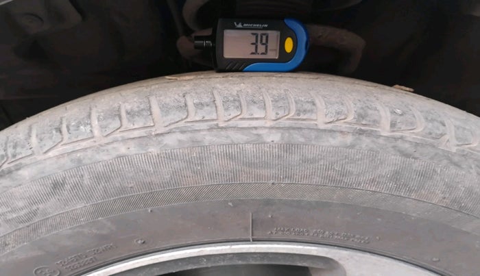 2008 Hyundai Verna VGT CRDI SX ABS, Diesel, Manual, 1,17,412 km, tyre