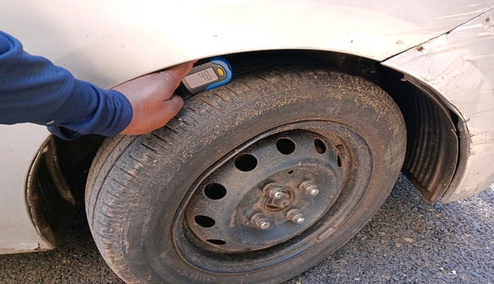 2016 Hyundai Eon MAGNA +, Petrol, Manual, 52,959 km, tyre