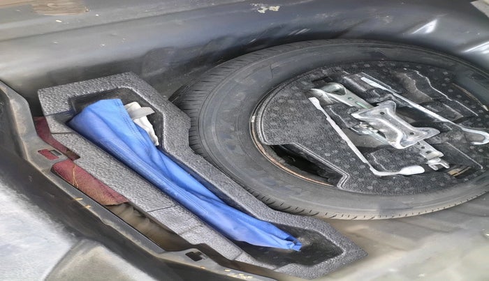 2018 Maruti Ciaz DELTA DIESEL 1.3, Diesel, Manual, 90,167 km, tyre