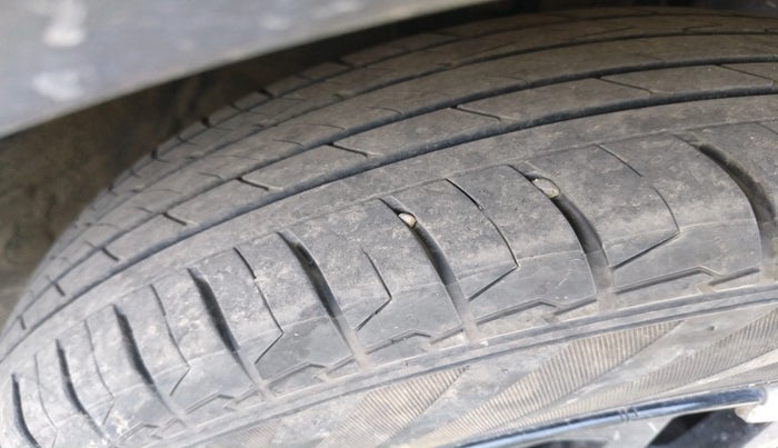 2025 KIA Carens Clavis HTK 1.5 Petrol MT, Petrol, Manual, 13,117 km, tyre