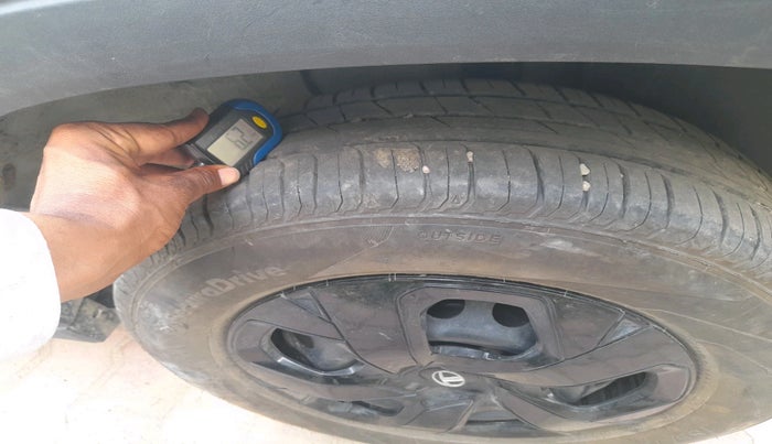 2023 Tata PUNCH ADVENTURE MT, Petrol, Manual, 10,460 km, tyre