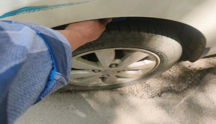 2016 Hyundai Xcent SX 1.2, Petrol, Manual, 44,409 km, tyre