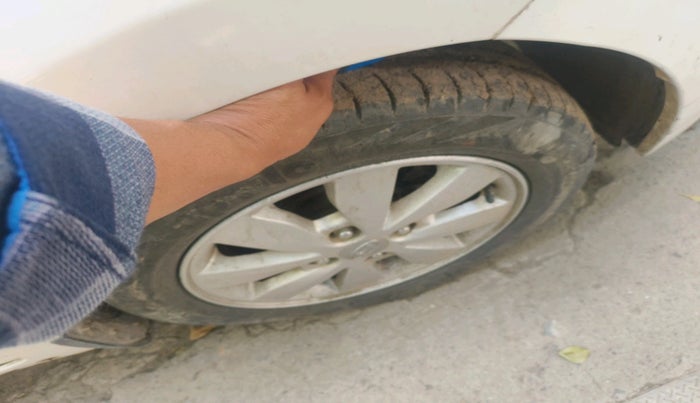 2016 Hyundai Xcent SX 1.2, Petrol, Manual, 44,409 km, tyre