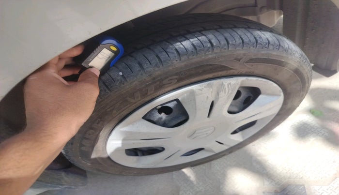 2017 Maruti Wagon R 1.0 VXI, Petrol, Manual, 1,65,424 km, tyre